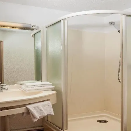 Brit Essentiel Nord Hotel Tours
