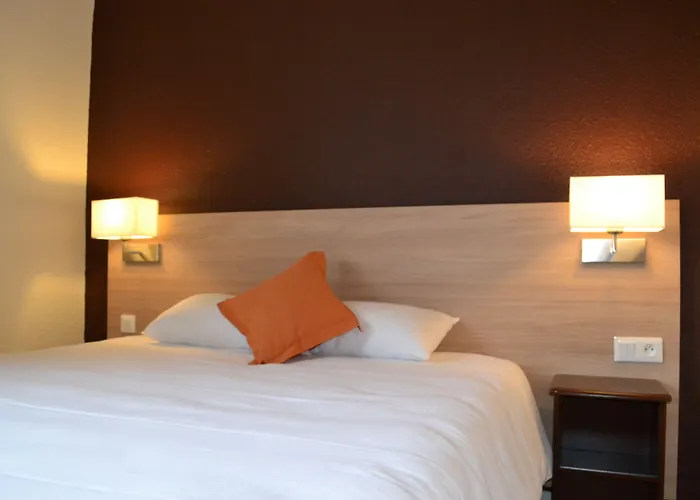 Brit Essentiel Nord Hotel 2*