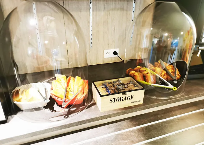 Brit Essentiel Nord Szálloda Tours