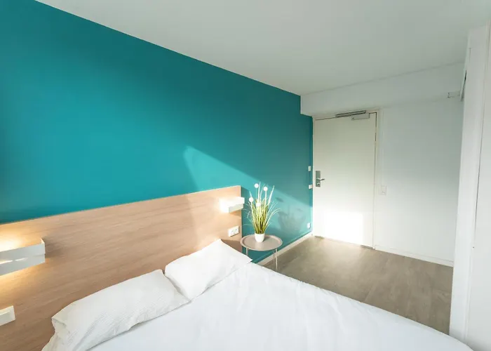 Brit Essentiel Nord 2* Tours